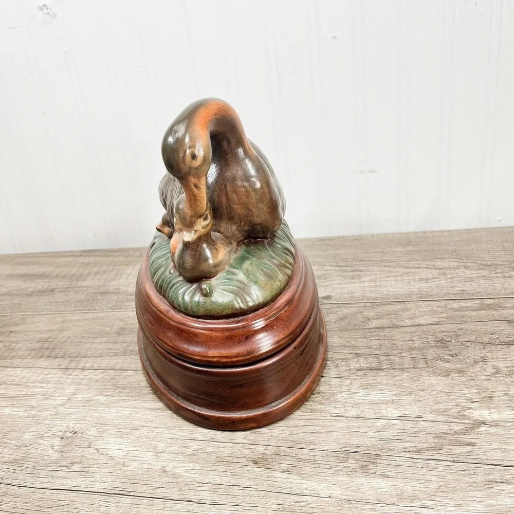 Vintage Ceramic Mother Goose & Gosling Lidded Box | Farmhouse Cottage‎ Decor